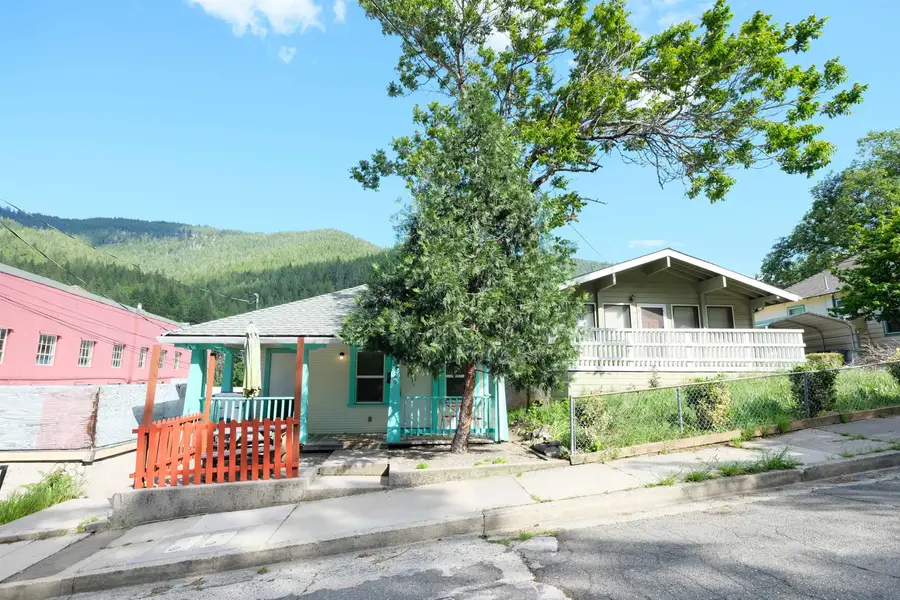 5826 Shasta Ave, Dunsmuir, CA 96025 - Image #2