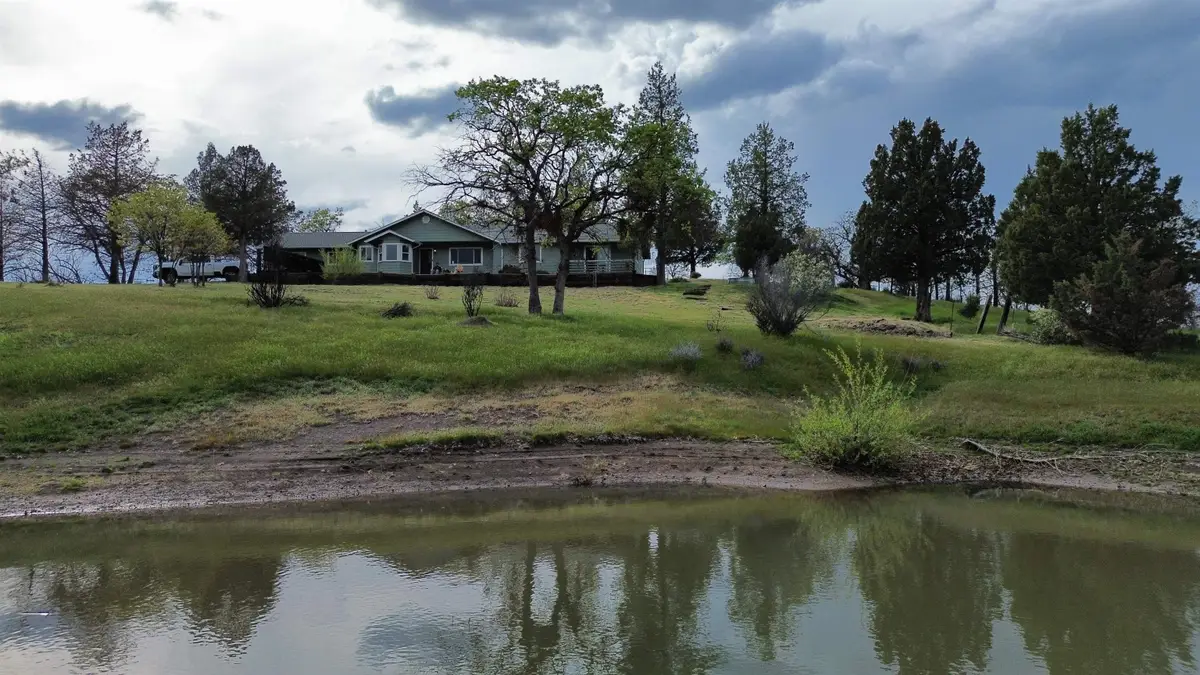 10818 Seven Hills Dr, Montague, CA 96064 - Image #1