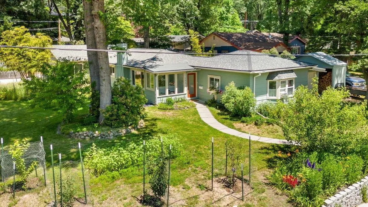 201 Terry Lynn Ave., Mount Shasta, CA 96067 - Image #1