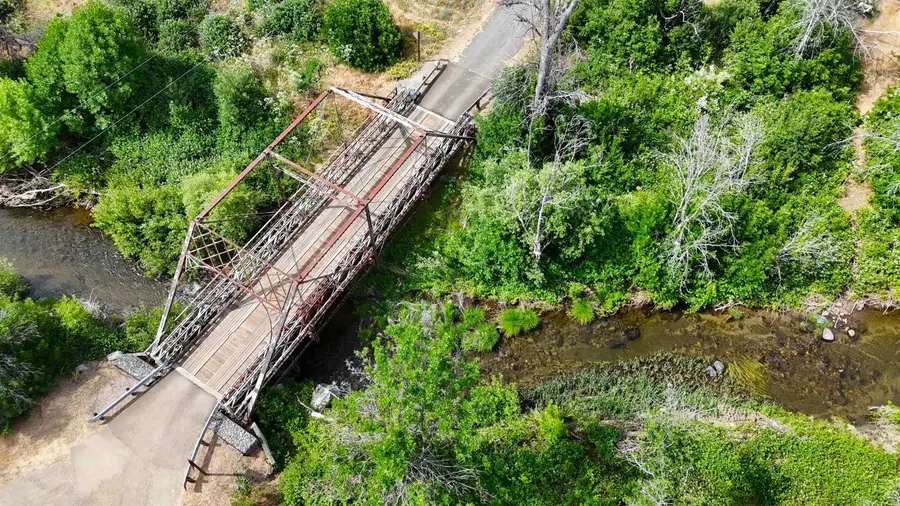 405 Old Cottonwood Creek Rd, Hornbrook Hilt, CA 96094 - #3