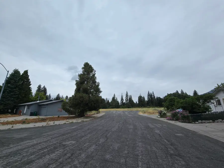 00 Kenneth/Marjorie, Mount Shasta, CA 96067 - Image #3