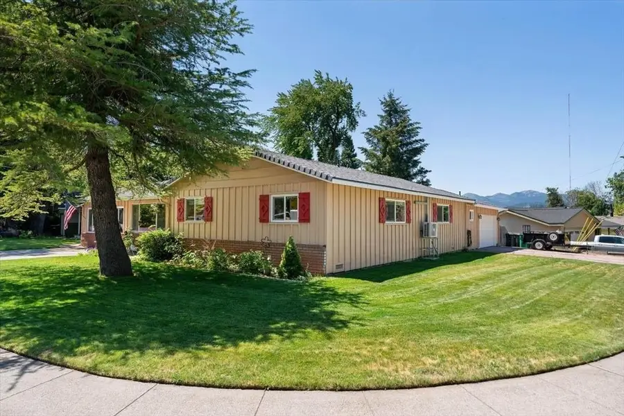 718 Buena Vista Ct, Mount Shasta, CA 96067 - Image #3