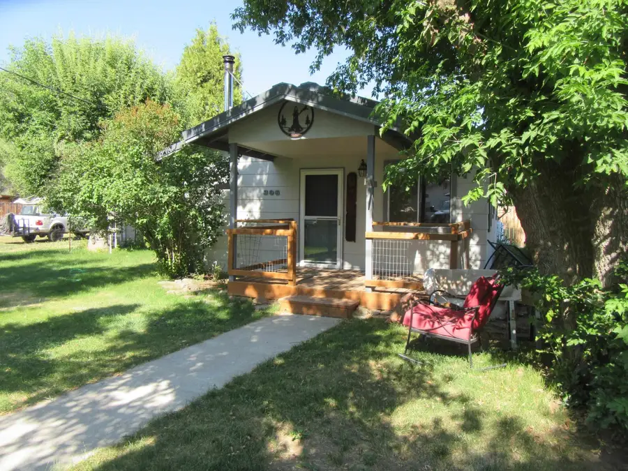 306 N Main St., Dorris, CA 96023 - #2