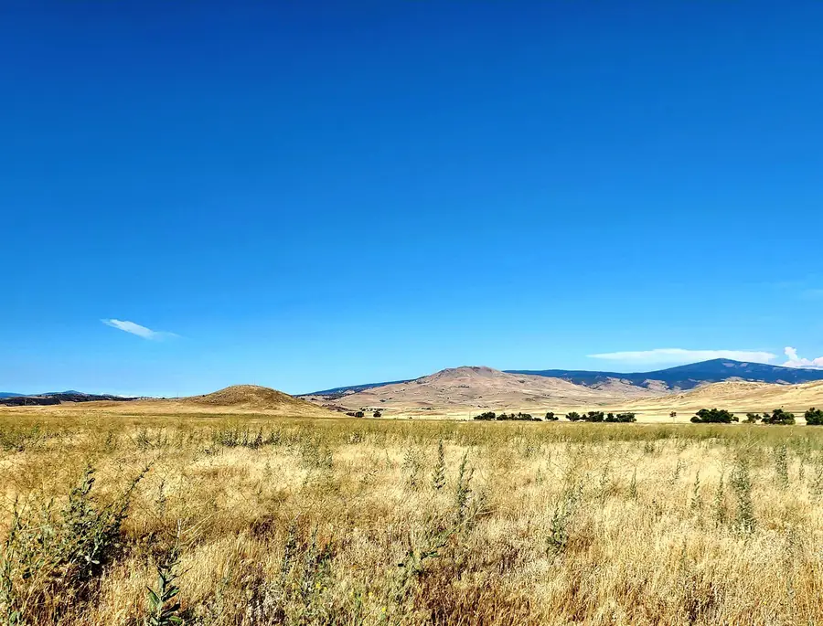 Ager, Montague, CA 96064 - #3