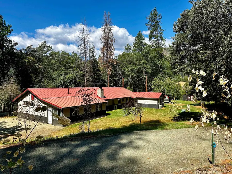 833 & 835 Elk Creek Rd, Happy Camp, CA 96039 - Image #2
