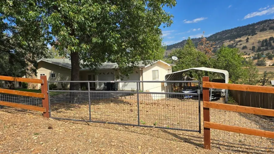 20421 Ager Beswick, Montague, CA 96064 - Image #2