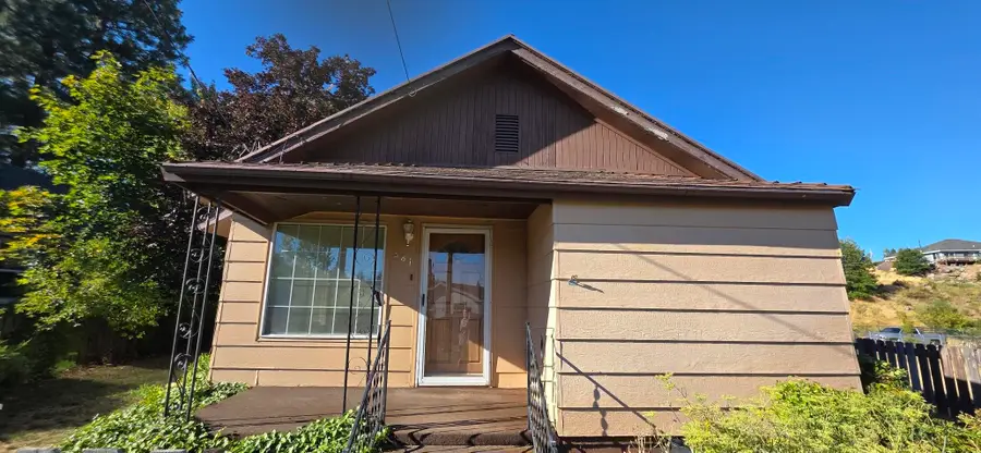 581 Shasta Avenue, Weed, CA 96094 - Image #2