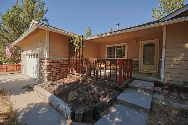 17640 Jackrabbit Rd, Weed, CA 96094