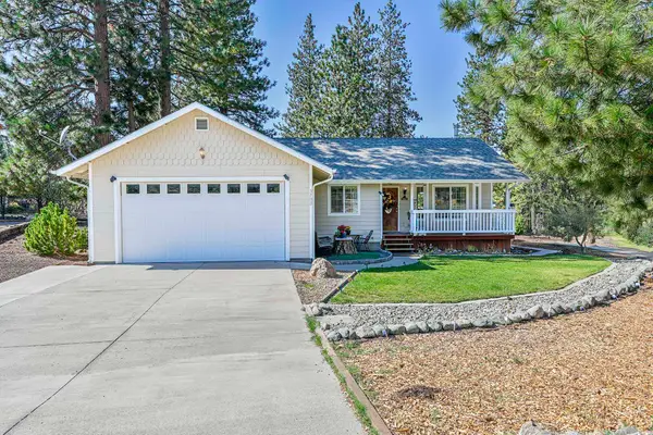 5703 Black Bear Ct, Weed, CA 96094