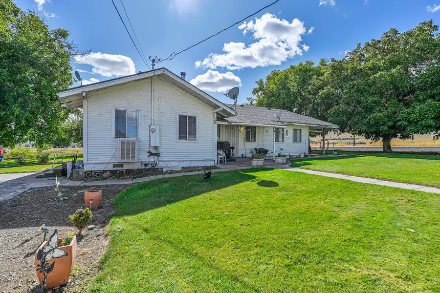 11700 Old Hwy 99 S, Grenada, CA 96038 - Image #2