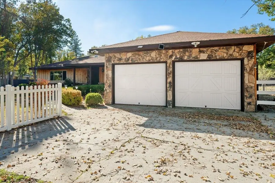 5831 Memory Lane, Yreka, CA 96097 - Image #3