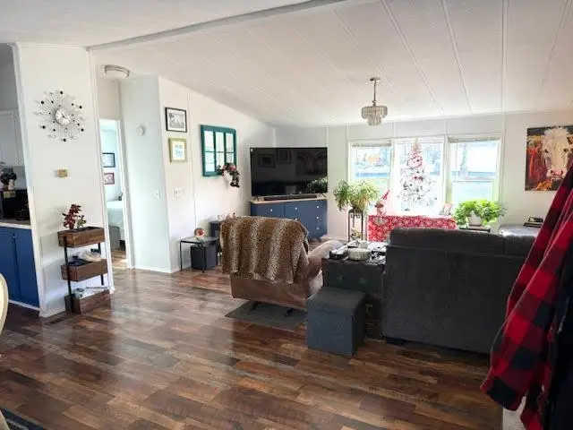 200 Riverwood Ct, Dunsmuir, CA 96025 - Image #2