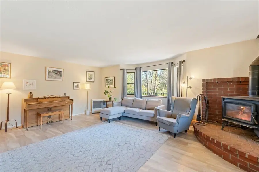 2525 College Ave., Weed, CA 96094 - Image #3