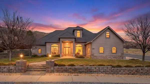 1127 Discovery St, Yreka, CA 96097