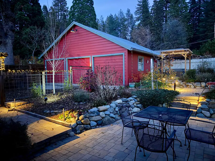 102 South A, Mount Shasta, CA 96067 - #3