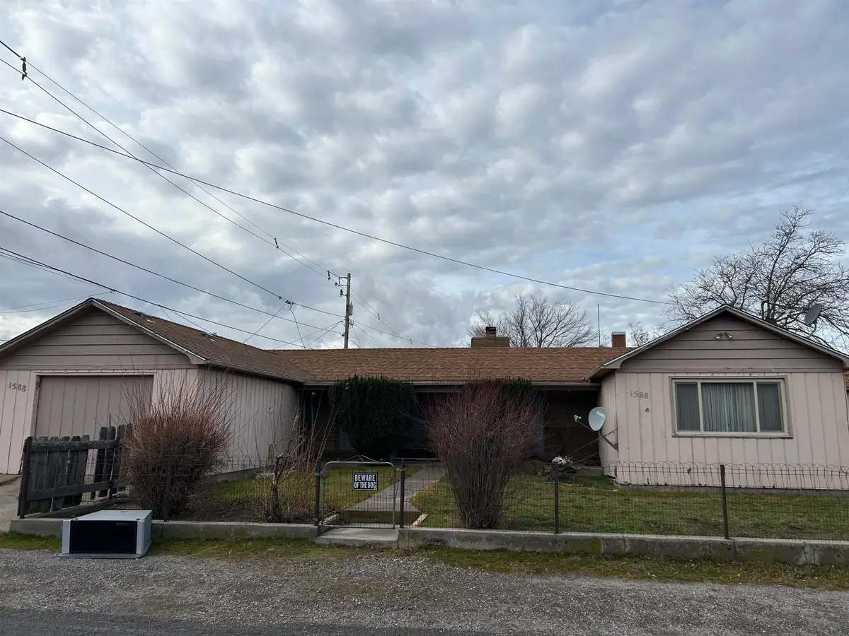 1588 Center St, Weed, CA 96094 - Image #1