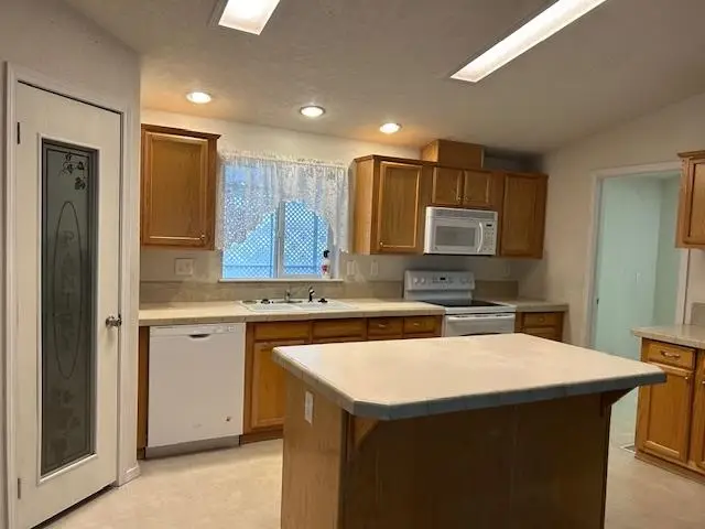 1010 Deer Creek Way Sp 3, Yreka, CA 96097 - Image #3