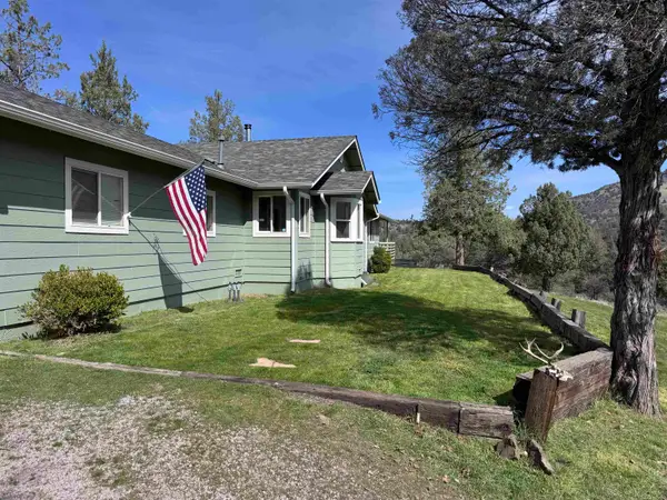 10818 Seven Hills Dr, Montague, CA 96064