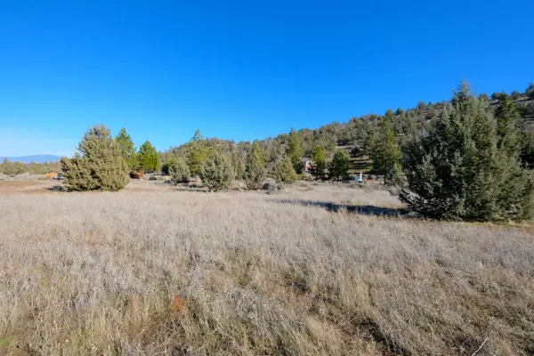 Hidden Valley Road, Weed, CA 96094