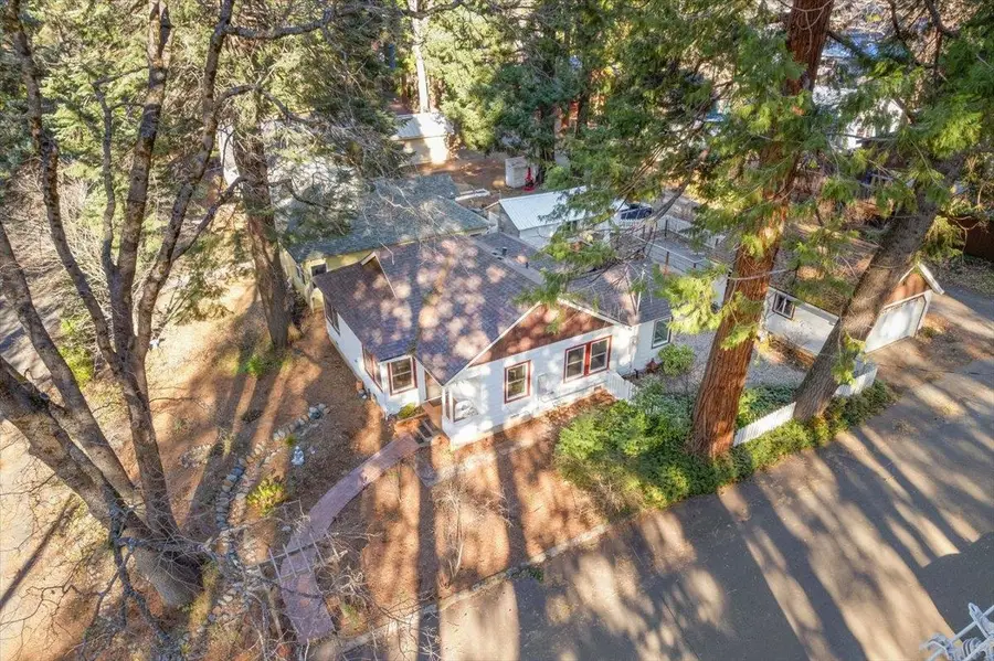 4322 Needham Ave, Dunsmuir, CA 96025 - Image #2
