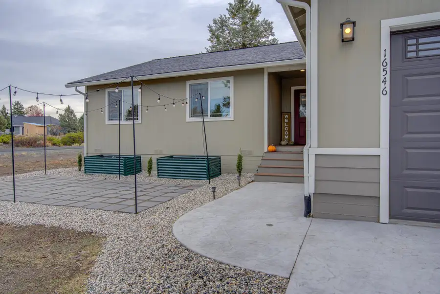 16546 Woodside Drive, Weed, CA 96094 - Image #2