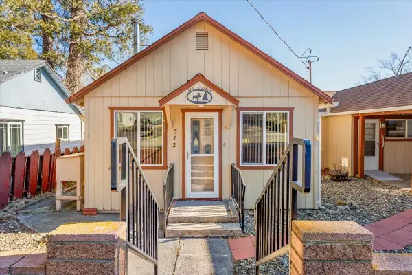 372 Walnut St, Weed, CA 96094