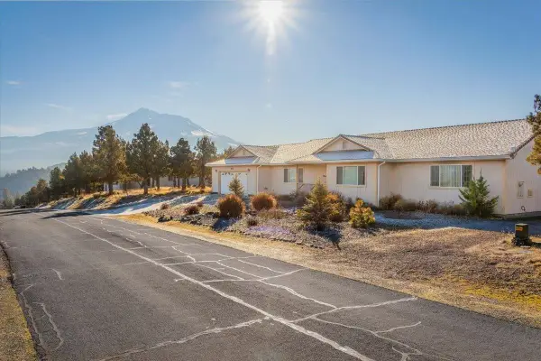 5133 Saddlehorn Rd, Weed, CA 96094