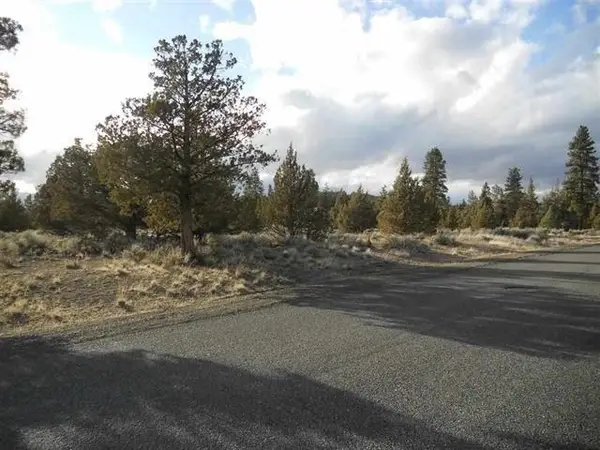 215 Mountain Wood Dr., Weed, CA 96094