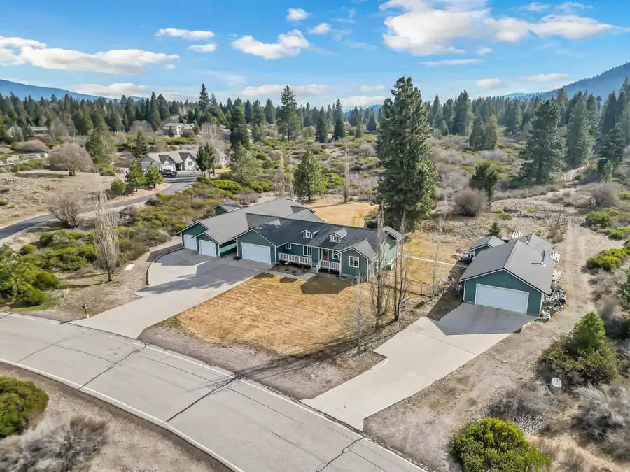 1135 Quail Meadow Dr., Mount Shasta, CA 96067 - #2