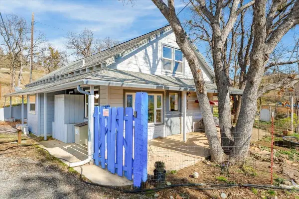 402 Greenhorn Road, Yreka, CA 96097