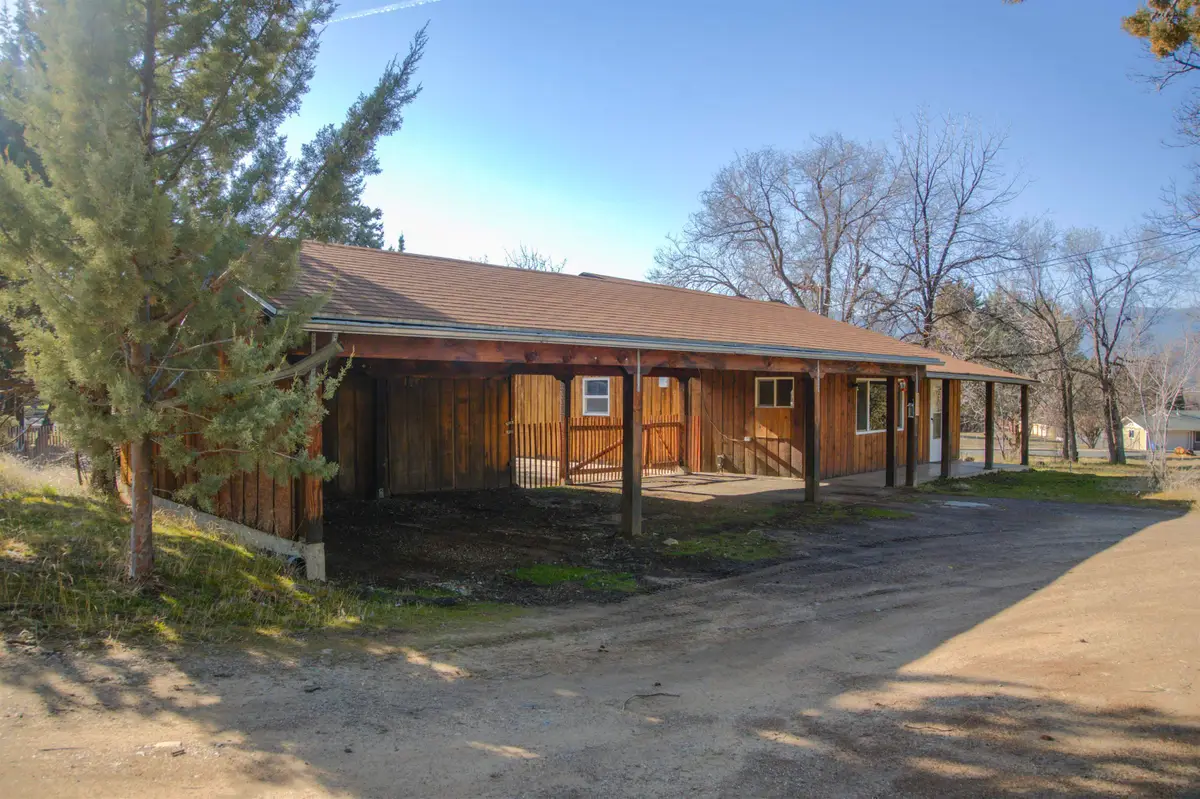 905 Campbell, Yreka, CA 96097 - #1