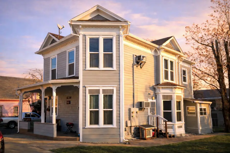 208 N Oregon St, Yreka, CA 96097 - #2