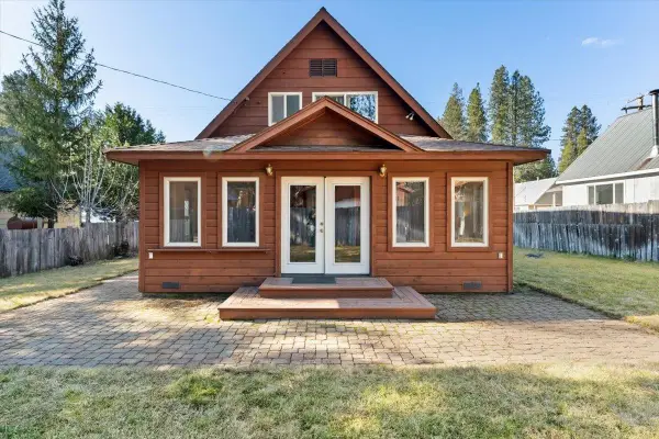 204 Shasta Ave, McCloud, CA 96057