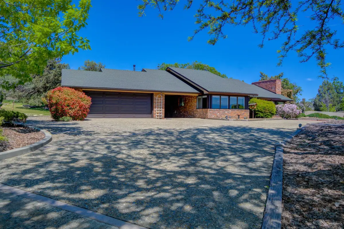 1815 Hill Cummins Ln, Yreka, CA 96097 - #1