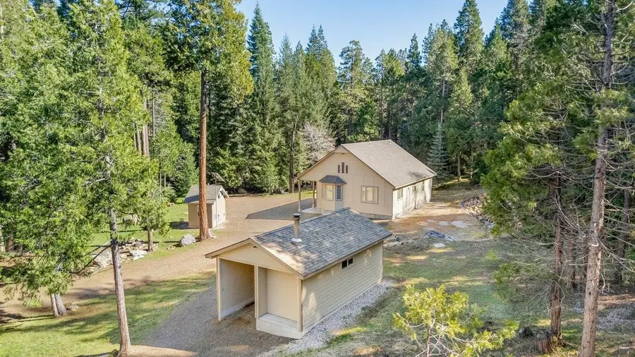 5022 Elderberry Dr, Weed, CA 96094 - #3