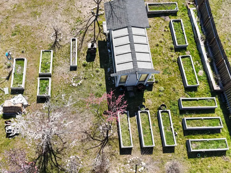 184 Broadway Ave., Weed, CA 96094 - #3