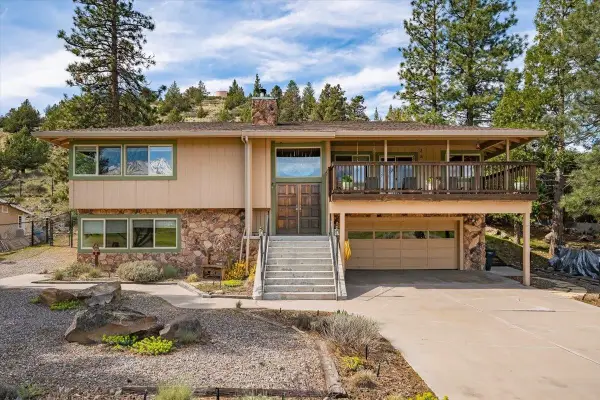 6334 Palmer Dr, Weed, CA 96094