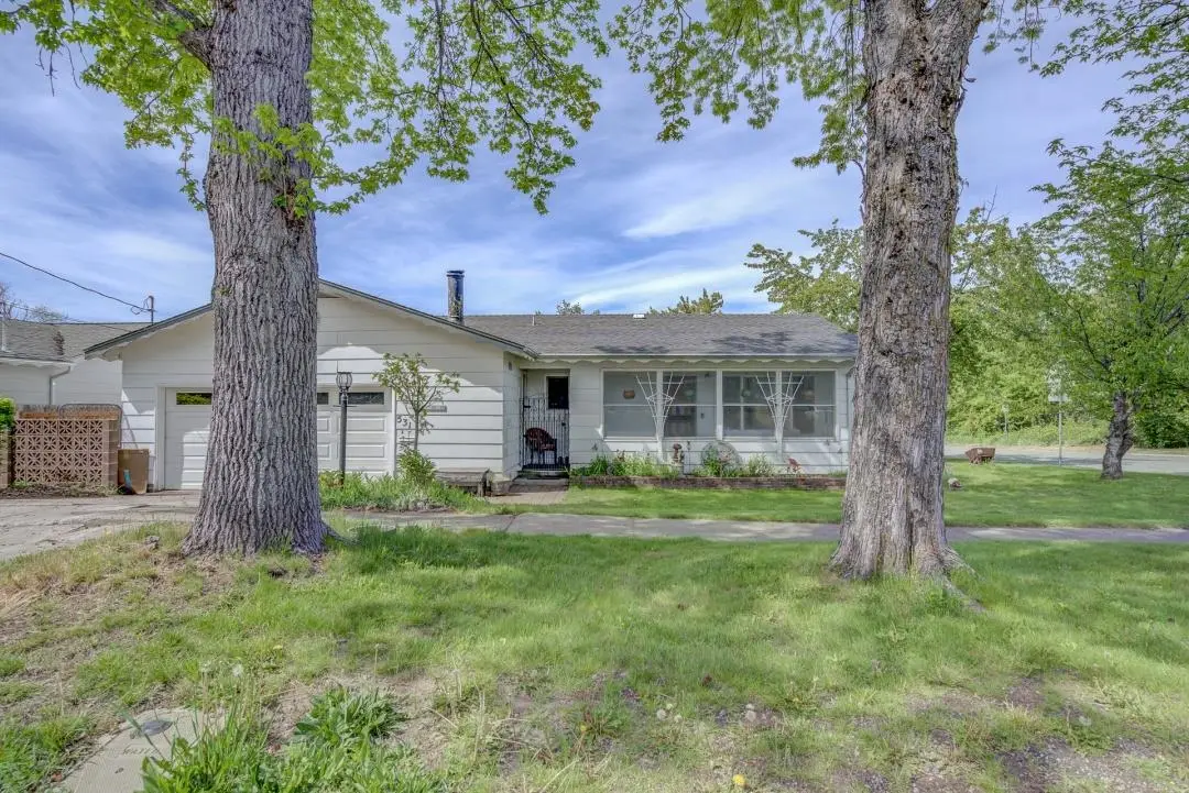 531 Cedar St, Mount Shasta, CA 96067 - #1