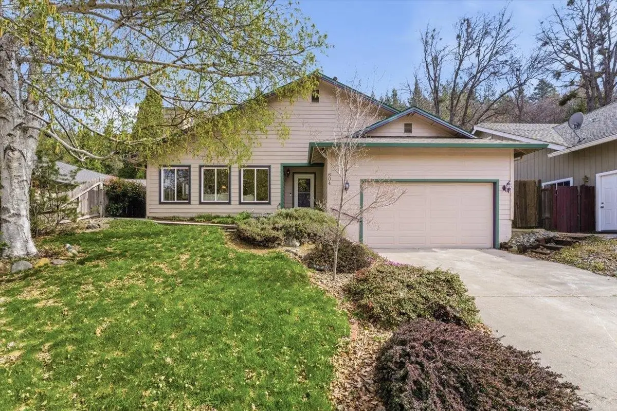 604 Meadow Ave, Mount Shasta, CA 96067 - #1