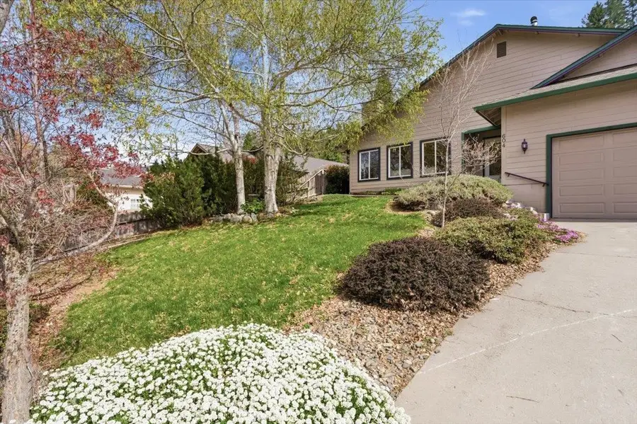 604 Meadow Ave, Mount Shasta, CA 96067 - #3