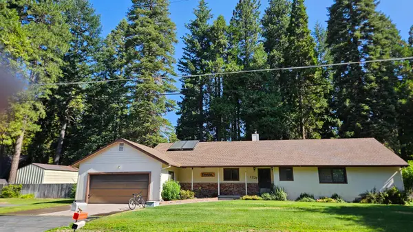 1221 Woodland Park Drive, Mt Shasta, CA 96067