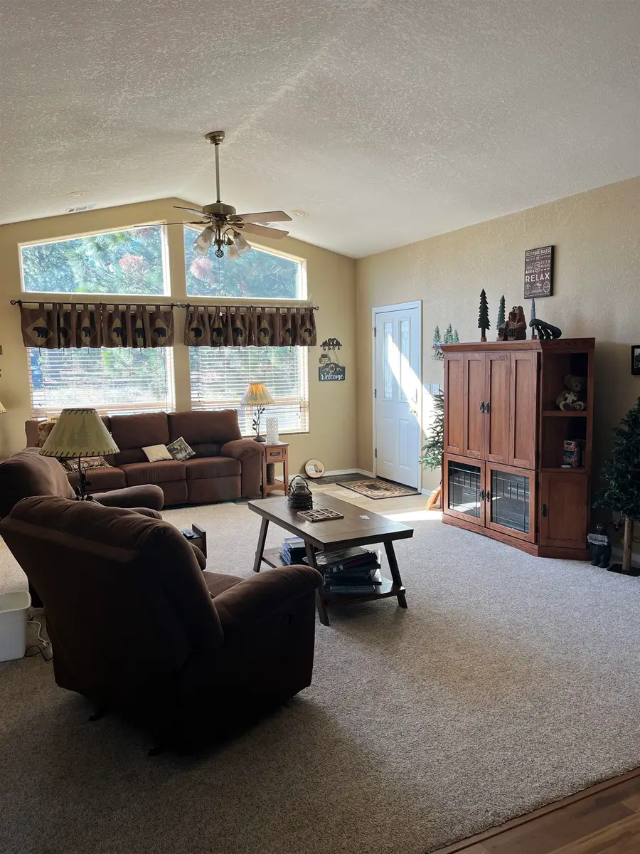 6409 January Ct., Weed, CA 96094 - #3