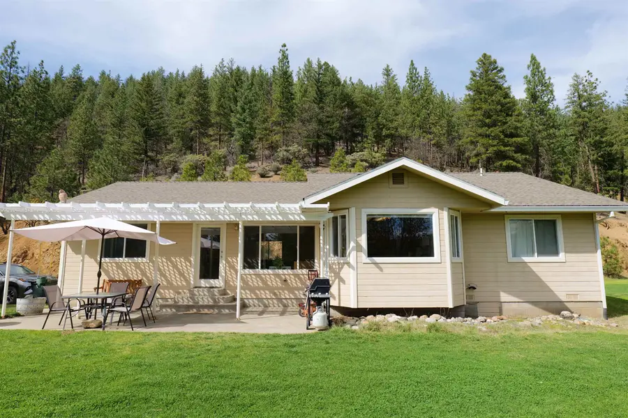 8041 Scott River Rd, Fort Jones, CA 96032 - #2