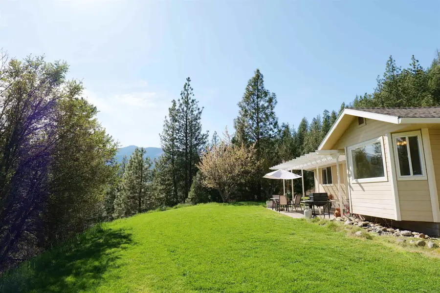 8041 Scott River Rd, Fort Jones, CA 96032 - #3