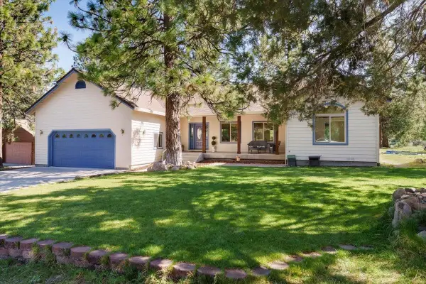 17210 Player Ct, Weed, CA 96094