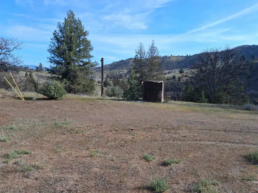 12320 AGER Rd, Hornbrook, CA 96044 - #3