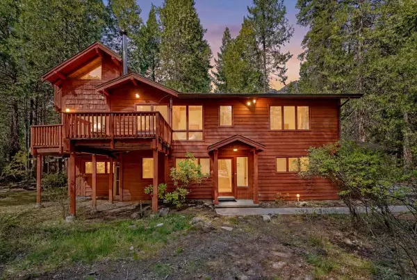 3719 Summit Drive, Mt Shasta, CA 96067