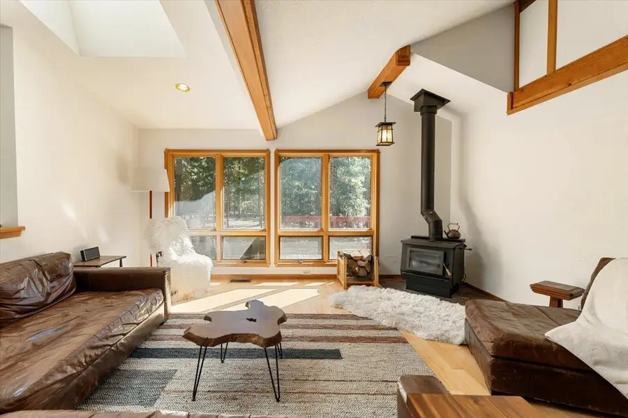 3719 Summit Drive, Mount Shasta, CA 96067 - #3