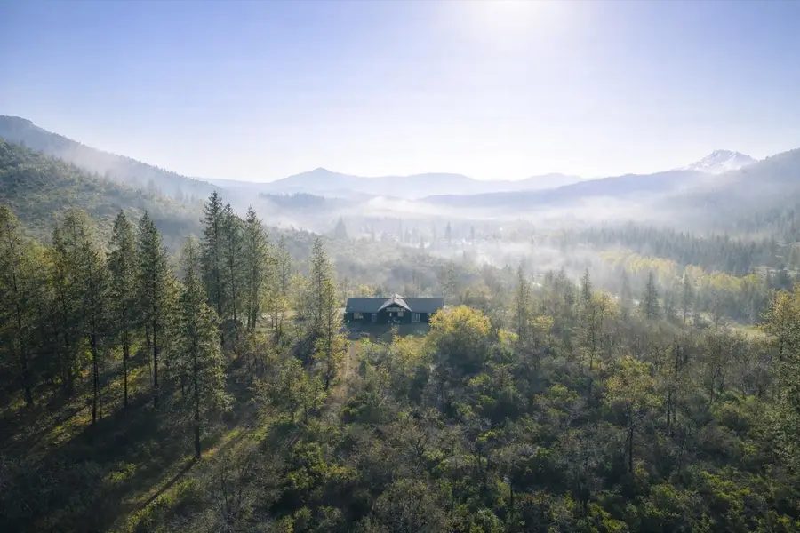 1605 Greenhorn Dr, Yreka, CA 96097 - #2