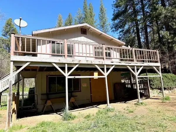 10015 Eliza Gulch Rd, Yreka, CA 96097